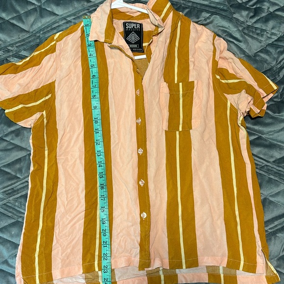 SUPER MASSIVE Retro Short Sleeve Button Up Bowling Shirt, Peach/Brown, Medium - Picture 6 of 7